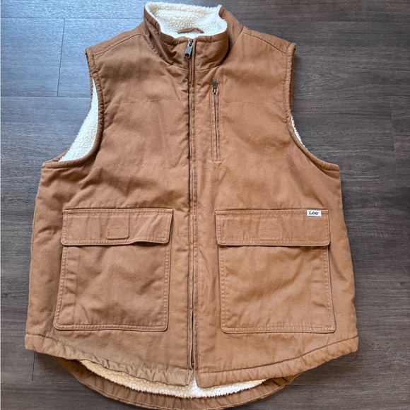 Lee fleeced lined vest. Size medium - Picture 1 of 3